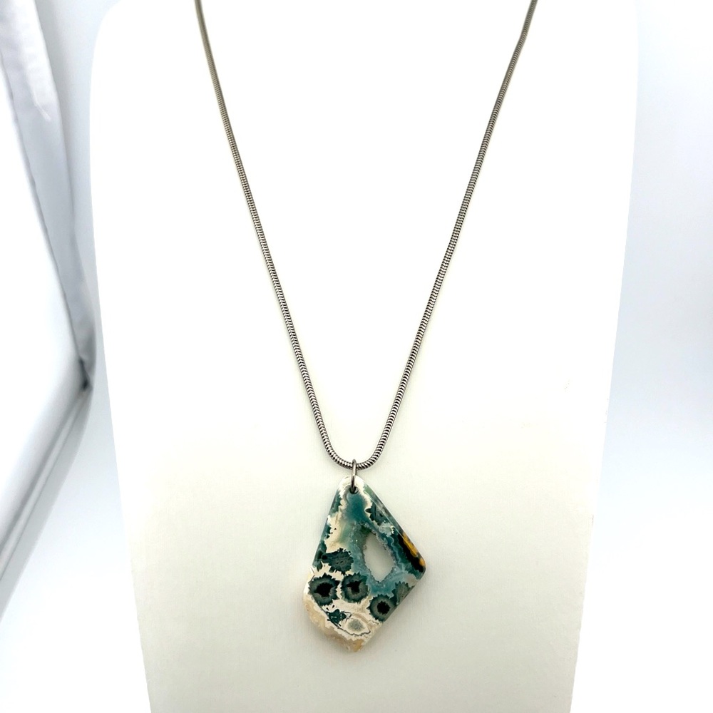 Vintage Ocean Jasper Geode Pendant Silver Toned Rope Chain - Picture 3 of 8
